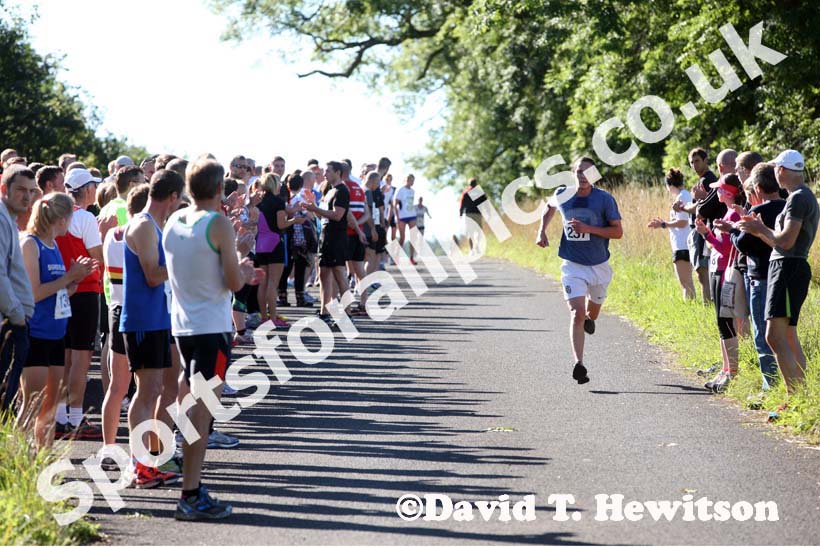 Finish of the 5k Run Northumberland Matfen. Photo: David T. Hewitson/Sports for All Pics